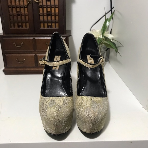 STEVE MADDEN VIKTOREE GOLD LACE MARY JANE PUMP 9 - Picture 6 of 7